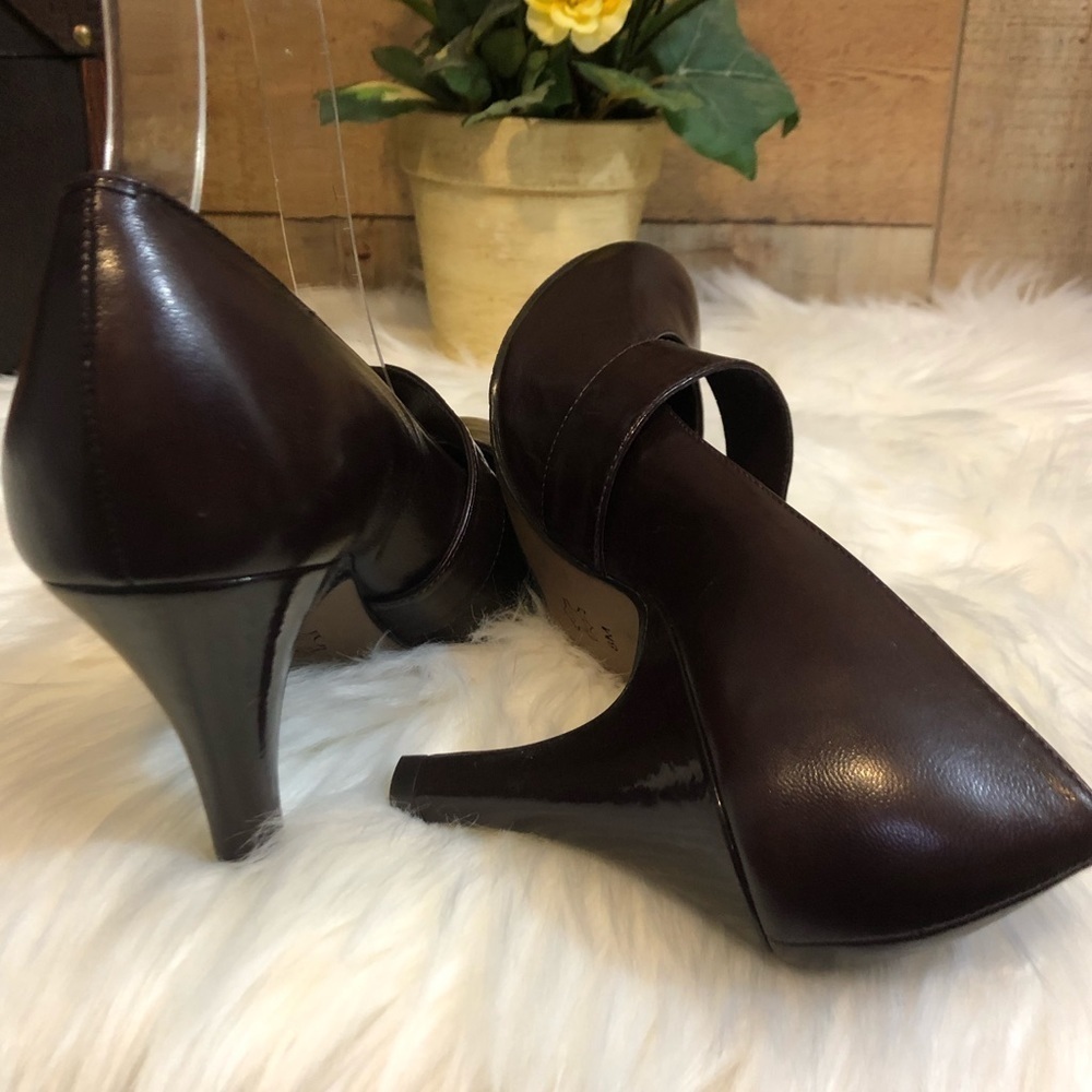 Antonio Melanie Brown Cross Buckle Pumps Size 8M - Picture 4 of 10